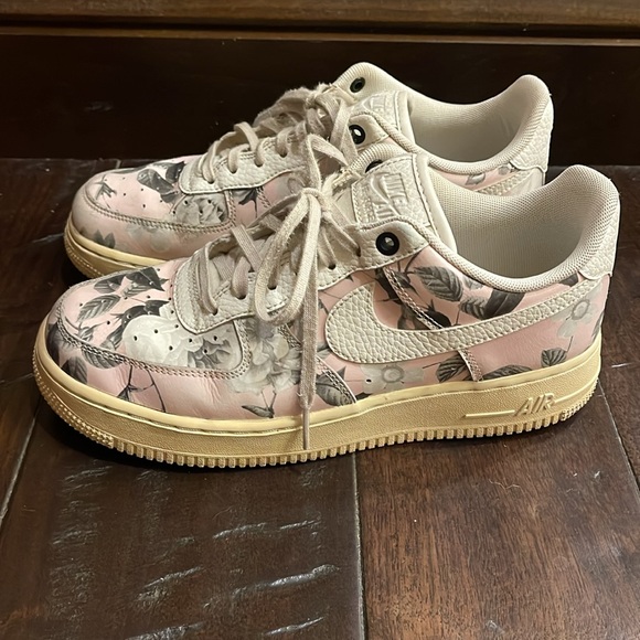 Rare Nike Floral Rose Air Force 1 exclusive 2019 edition - Picture 2 of 6